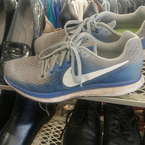 Nike zoom sneakers - Picture 2 of 2